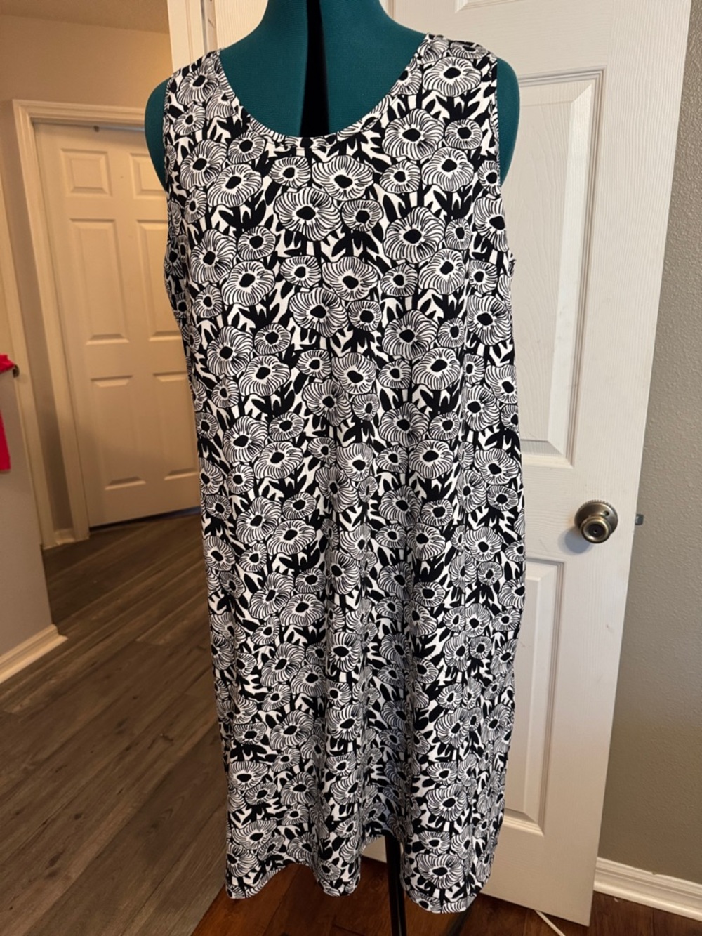 Black & White Floral Midi Dress - Sleeveless Shift